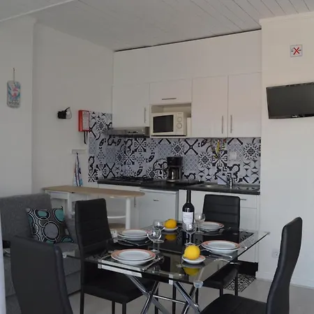 Joli Rénové Emplacement Idéal Front De Appartement